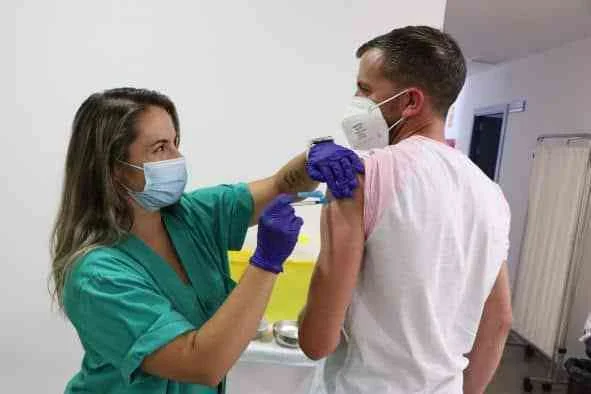 Nueva reducción de casos y hospitalizados por COVID-19 en Castilla-La Mancha respecto al fin de semana anterior
