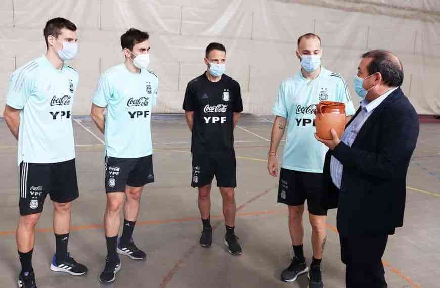 Puertollano da la bienvenida a la Selección argentina de fútbol sala campeona del mundo
