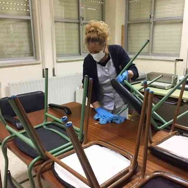 Contratarán a dieciséis trabajadores para labores de limpieza del programa “Colegio Seguro” de Puertollano