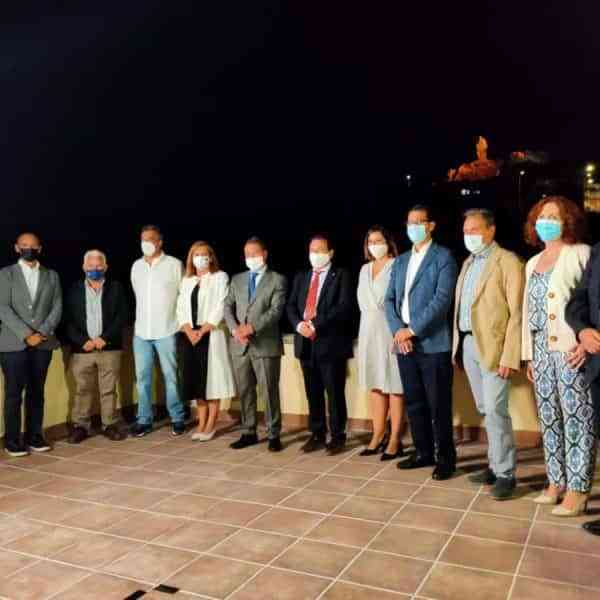 Caballero participó en la inauguración de la nueva iluminación artística del monumento del minero en Puertollano