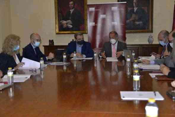 Constituida la comisión de seguimiento del convenio entre la UCLM y la Consejería de Sanidad