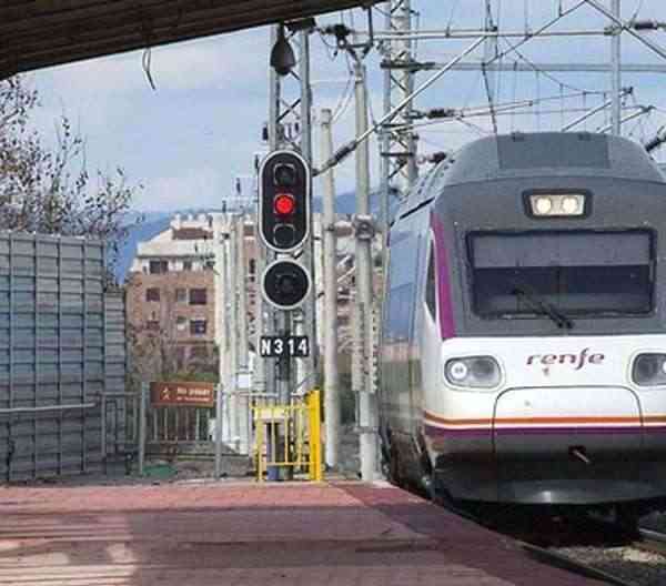 El PSOE pone en valor la inversión de 54 millones en la modernización del tren puertollano-extremadura