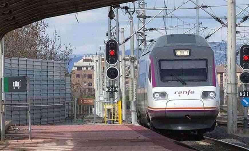 El PSOE pone en valor la inversión de 54 millones en la modernización del tren puertollano-extremadura