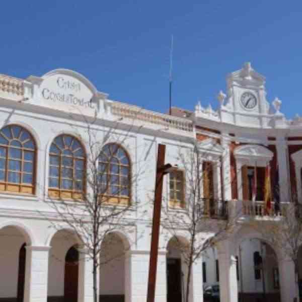 El pleno de Manzanares felicitará a estudiantes destacados, sus familias y al IES Azuer