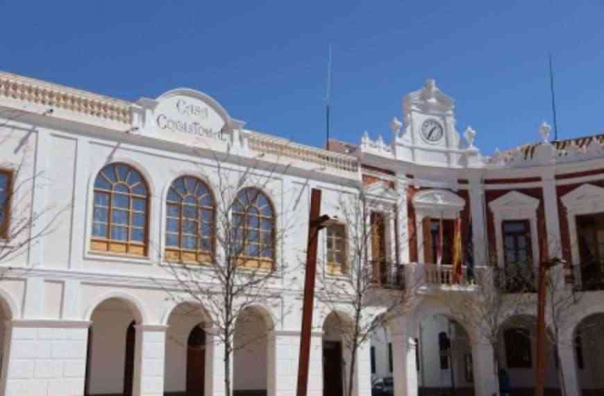 El pleno de Manzanares felicitará a estudiantes destacados, sus familias y al IES Azuer