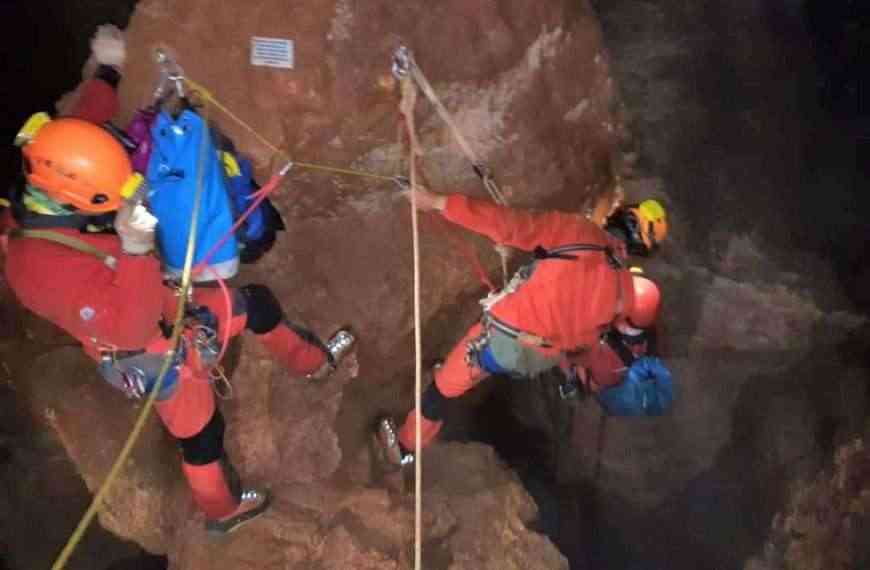 Simulacro regional de espeleosocorro en la sima Juan Herranz II en Valsalobre