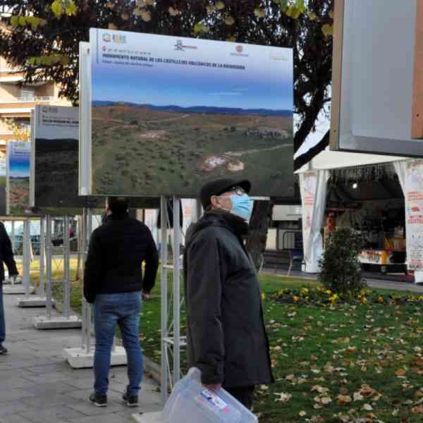 Exposición de 30 paneles informativos sobre el patrimonio geológico de la provincia en la Plaza de la Constitución de Ciudad Real