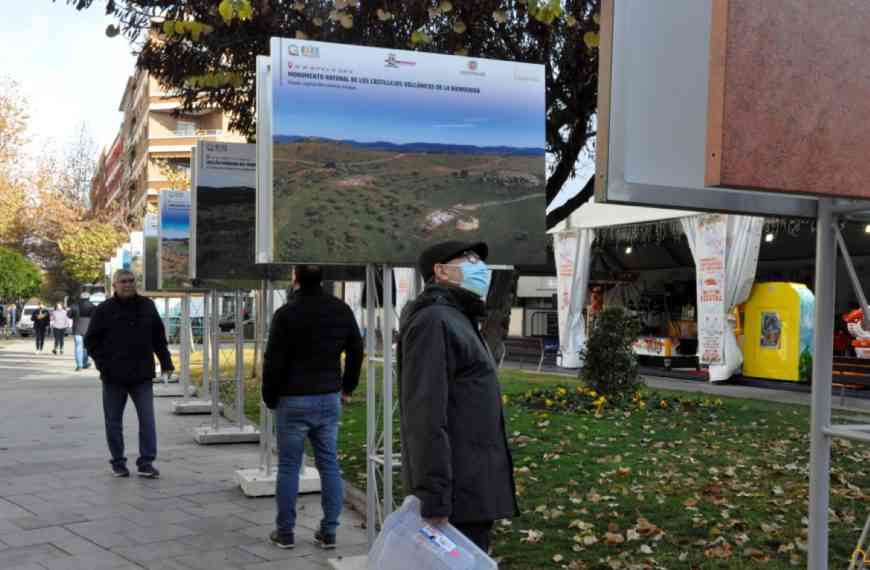 Exposición de 30 paneles informativos sobre el patrimonio geológico de la provincia en la Plaza de la Constitución de Ciudad Real