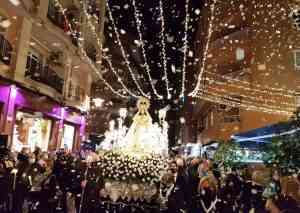Impresionante Petalá en honor de la Virgen de Gracia de Puertollano con 3.000 rosas y claveles