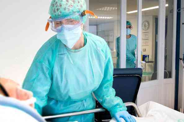 Castilla-La Mancha registra un leve descenso en el número de hospitalizados por COVID-19