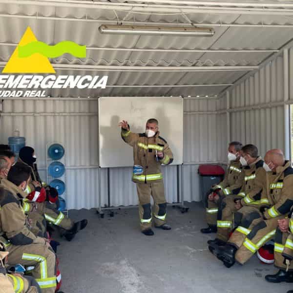 60 bomberos de la provincia perfeccionan sus capacidades en incendios industriales y en presencia de alcoholes