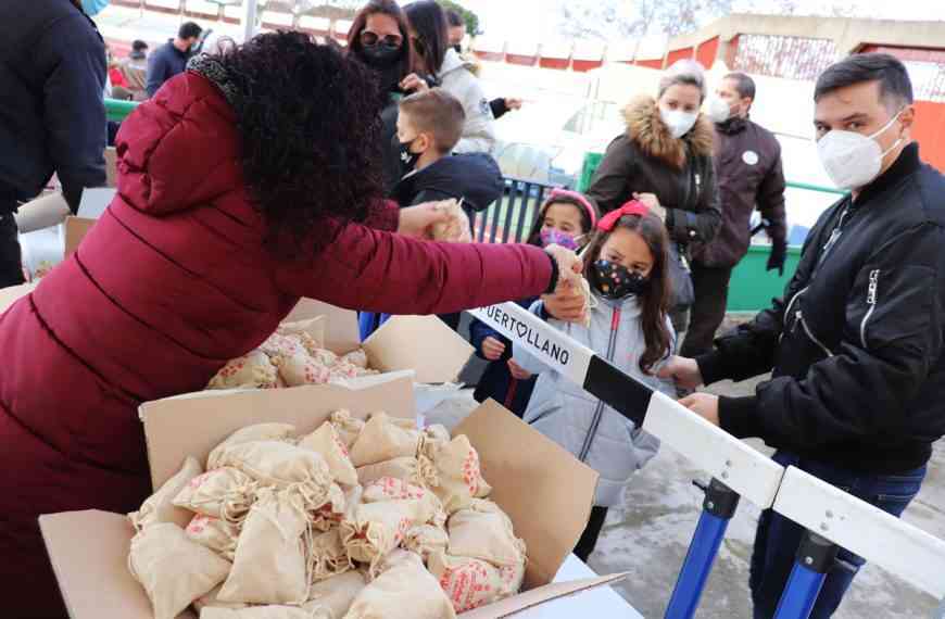 Impresionante desborde de ilusión y alegría en la cabalgata estática de los Reyes Magos en Puertollano ayer