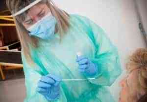 Considerable reducción de casos, hospitalizados y fallecidos en Castilla-La Mancha respecto al fin de semana anterior