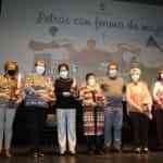 Entregaron “Rosa Eterna” a 6 de las mujeres más veteranas del programa municipal EBA de Puertollano