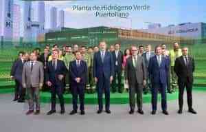 El rey Felipe VI inaugura la planta de amoniaco y fertilizantes verdes de Fertiberia en Puertollano, la primera del sector en el mundo