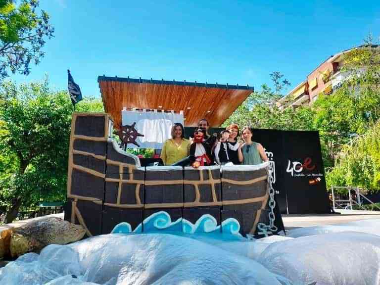 Compromiso regional con las artes escénicas y recuerda que “el teatro no podía faltar en el Día de la Región”