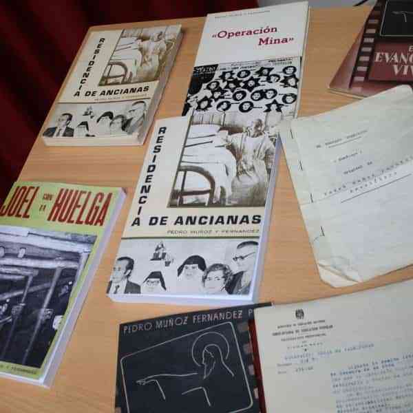 Los derechos de 4 libros de Pedro Muñoz ha cedido al Ayto. de Puertollano la familia del destacado sacerdote e impulsor de la radio