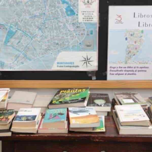 Instalado 1 nuevo puesto de ‘Libros libres’ en el Mercado Municipal de Abastos de Manzanares