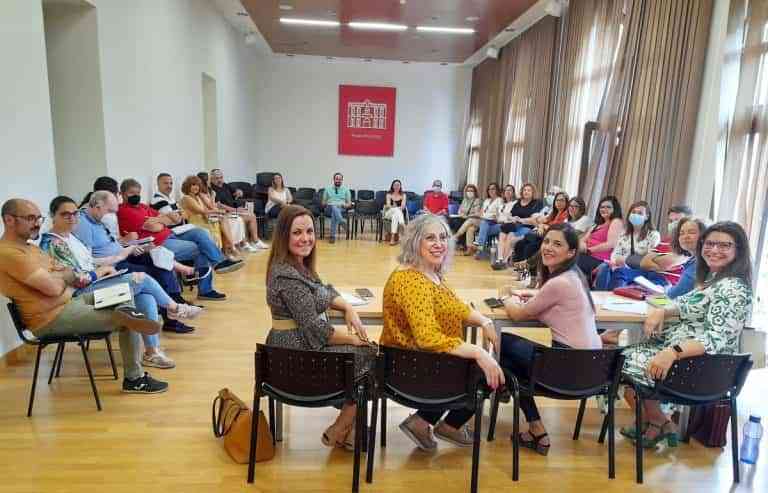 La Mesa de Prevención de Absentismo Escolar y Concienciación del Derecho a la Educación celebró su primera reunión en Puertollano