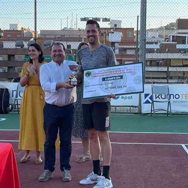 Ricardo Villacorta el ganador del V Torneo Internacional de tenis Santo Voto de Puertollano