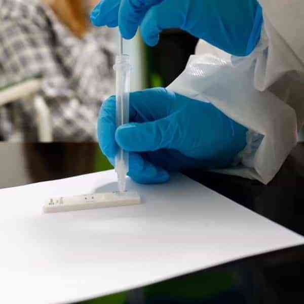 Castilla-La Mancha registró 3.758 casos por infección de COVID del 4 al 10 de julio en personas mayores de 60