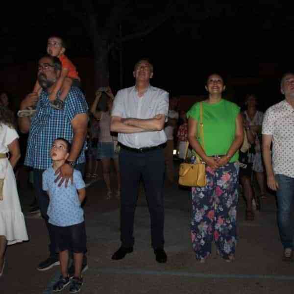 Buena marcha de los actos del 40 aniversario y ensalza la belleza del espectáculo de drones