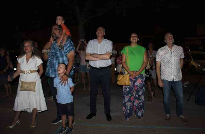 Buena marcha de los actos del 40 aniversario y ensalza la belleza del espectáculo de drones