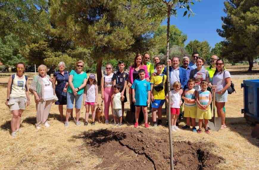 Concluyó la celebración del Día Mundial del Medio Ambiente en Puertollano con plantación de un árbol de almez