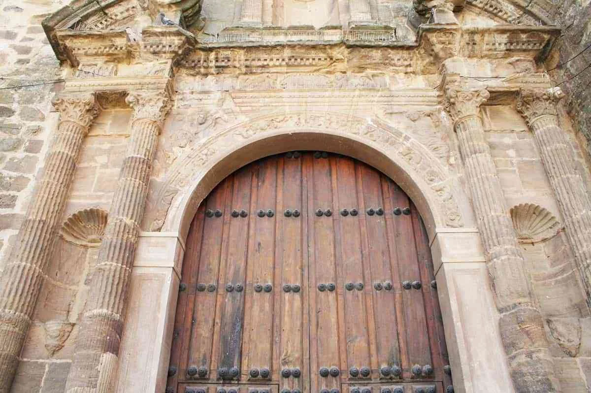 Realizarán trabajos de mantenimiento en las puertas de la Parroquia Ntra. Sra. de la Asunción de Puertollano con inversión de 10.860 euros
