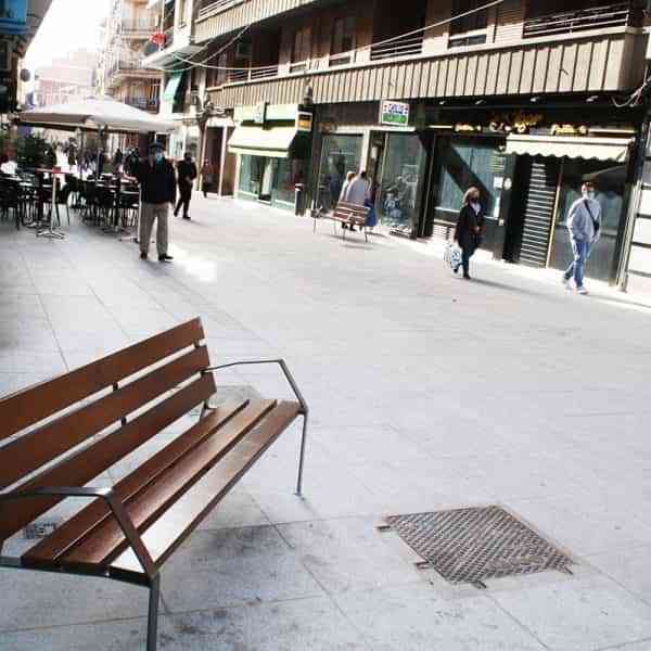 824.918 euros para la instalación en el Centro Comercial Abierto de Puertollano de toldos y  diverso mobiliario urbano