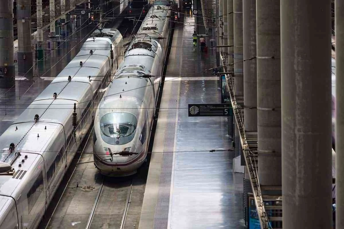 Renfe ofrece un 31% más de plazas que hace un año en la 'operación retorno', hasta un total de 580.000