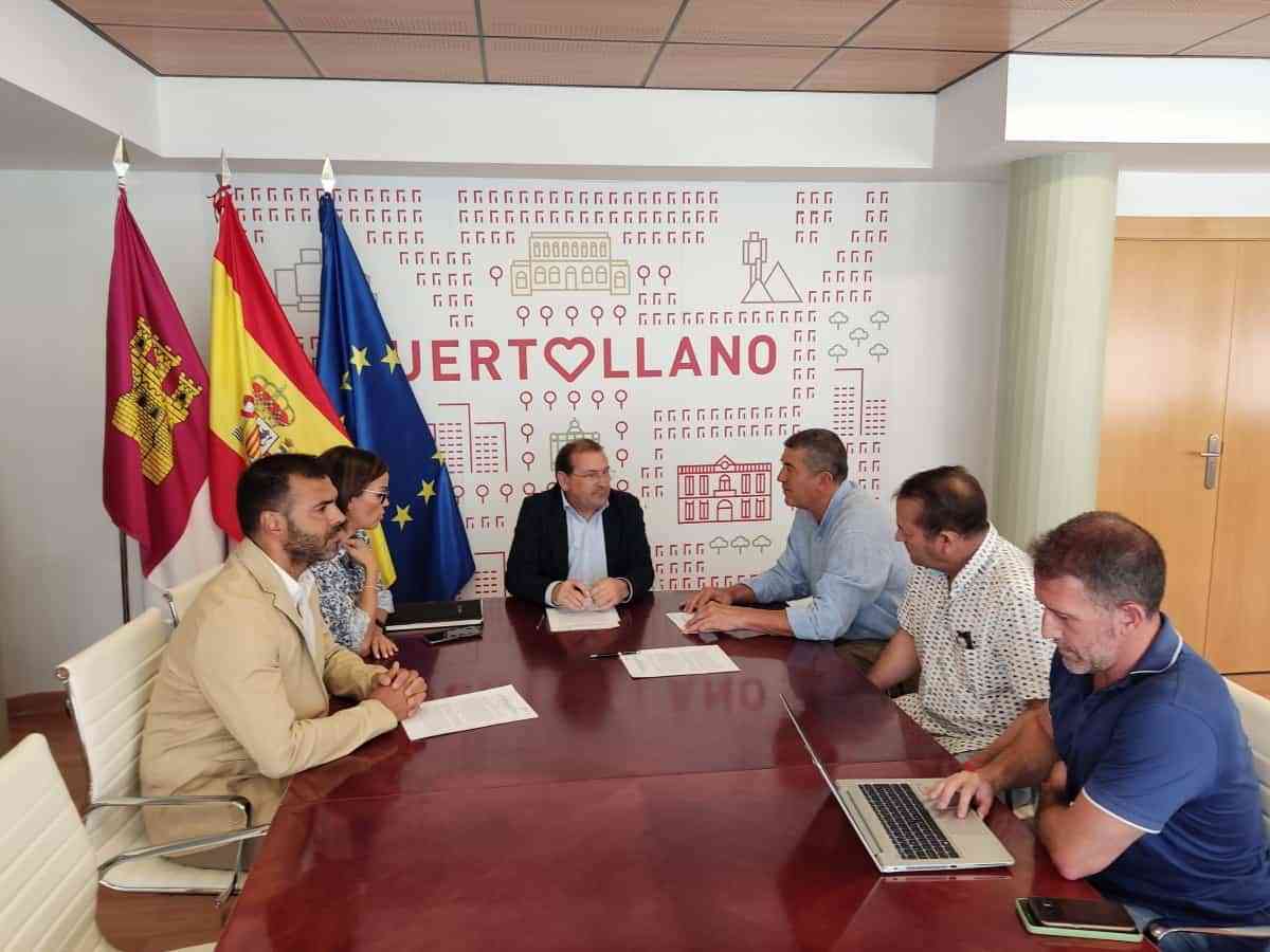 El ayuntamiento de Puertollano se compromete a ceder a la AECC un espacio municipal para el desarrollo de sus actividades