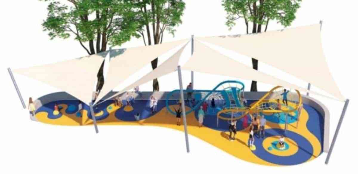 Avanza la ejecución de la reforma integral del parque infantil en la plaza del Ayuntamiento de Puertollano