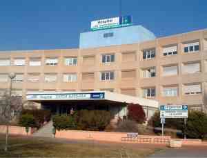 Trasladan al hospital de Puertollano a una mujer con heridas de arma blanca