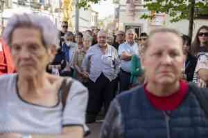 Los vecinos de Argamasilla de Calatrava ensalzan como héroes al agricultor y al policía local asesinados en el pueblo