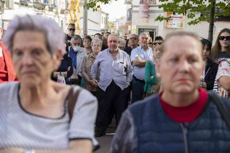 Los vecinos de Argamasilla de Calatrava ensalzan como héroes al agricultor y al policía local asesinados en el pueblo
