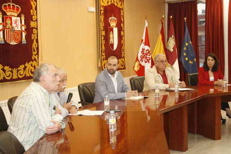 La ‘I Charla-Coloquio El trenillo de la Calzá’, celebrada en Argamasilla de Calatrava, puso en valor el pasado, presente y futuro del histórico recorrido ferroviario