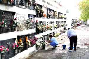 Festividad de Todos los Santos en Puertollano: ampliado horario del cementerio, habilitados más aparcamientos y reforzado el servicio de autobuses