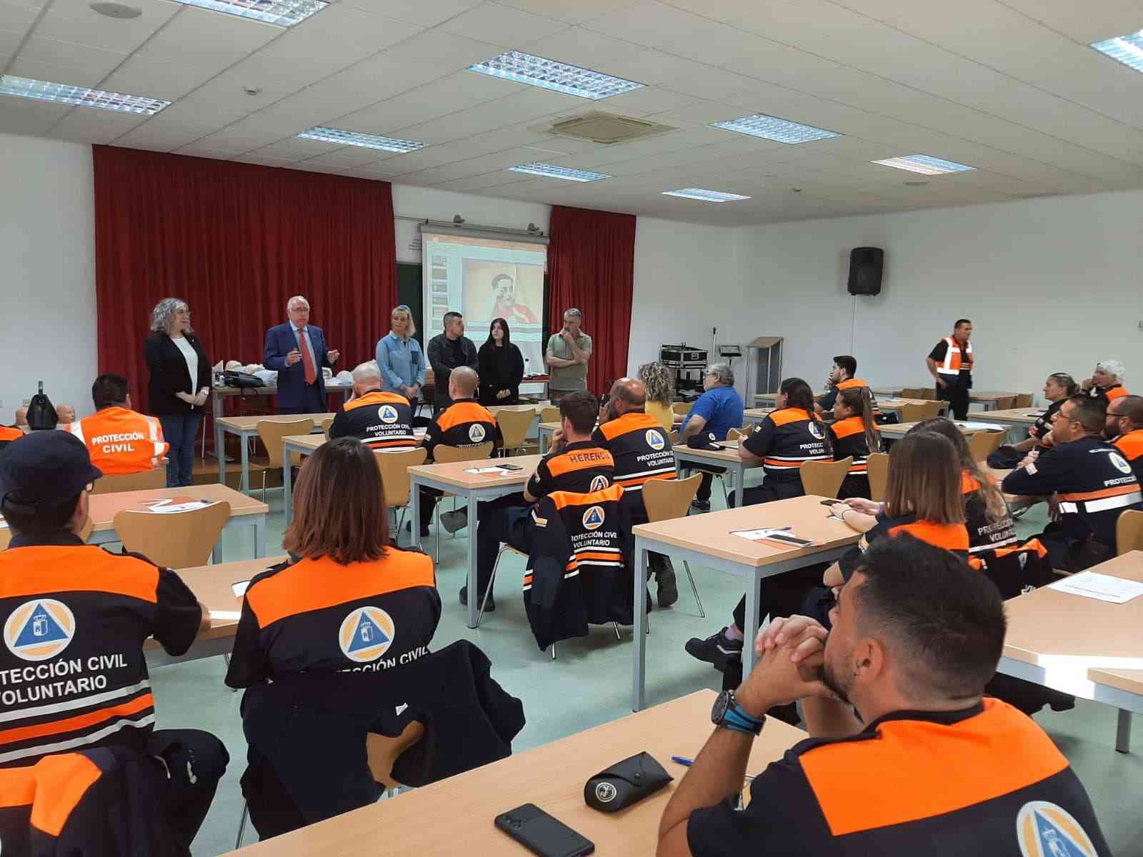 Puertollano participa en un curso básico de Protección Civil en Ciudad Real