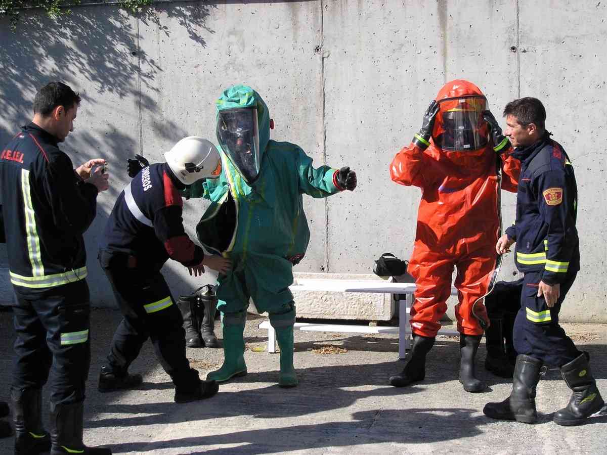 El robo de dos fuentes radiactivas y su presencia en un accidente protagonizan simulacro en Toledo con 200 participantes