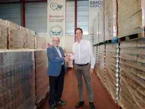 Aguas de Puertollano entregó al Banco de Alimentos una aportación de 600 euros para ayudar a las personas que más dificultades económicas y/o sociales tienen en la actualidad