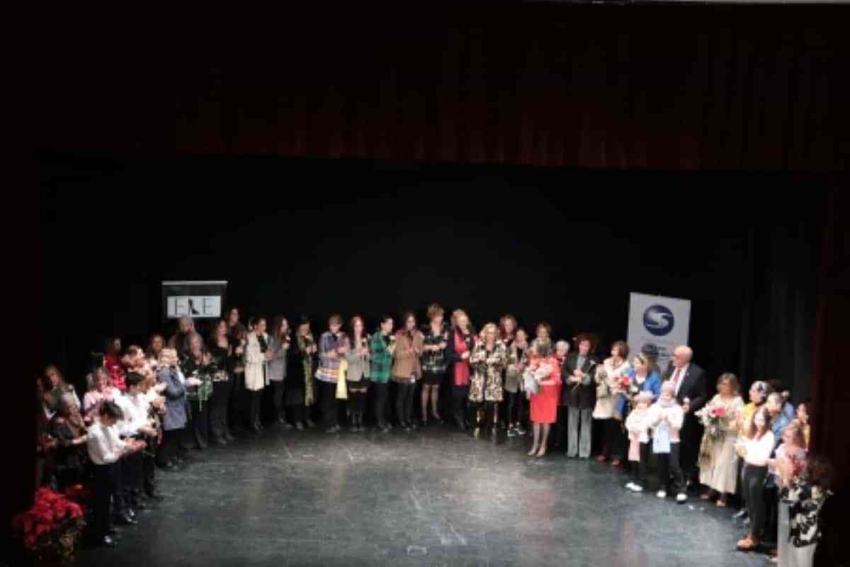 Celebrado el III desfile solidario a beneficio de la Asociación Española Contra el Cáncer en la Casa de Cultura de Manzanares