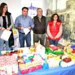 Ediciones Puertollano ha celebrado una recogida de alimentos que a cambio de su generosidad podían elegir algunos libros de su catálogo