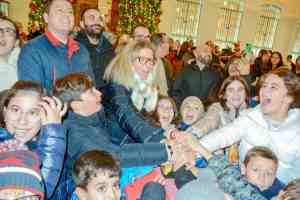 La Navidad ha llegado a Tomelloso con el  encendido oficial de la iluminación navideña y un  espectacular árbol navideño