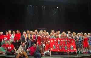 Celebrado el festival de Navidad del programa municipal de educación básica de adultos y animación sociocultural en barrios de Puertollano