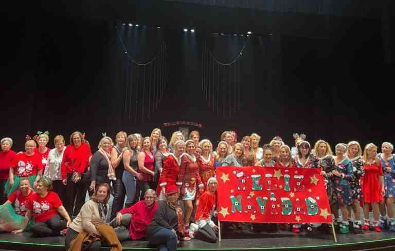 Celebrado el festival de Navidad del programa municipal de educación básica de adultos y animación sociocultural en barrios de Puertollano