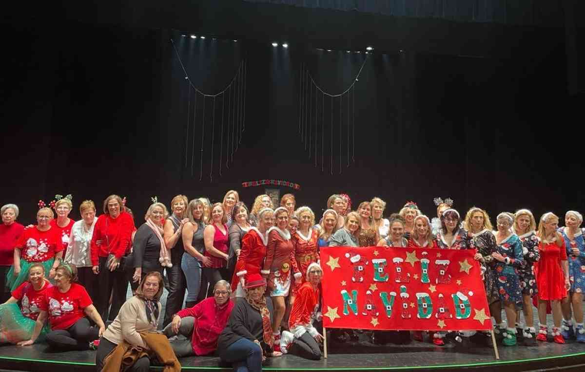 Celebrado el festival de Navidad del programa municipal de educación básica de adultos y animación sociocultural en barrios de Puertollano