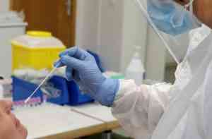 Castilla-La Mancha registró 324 casos por infección de COVID del 16 al 22 de enero en personas mayores de 60 años