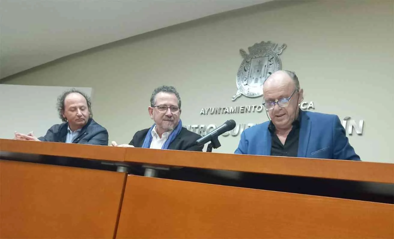 El poemario de Luis Díaz-Cacho “Vivir cada día”, ha sido presentado en Lorca y Moratalla 