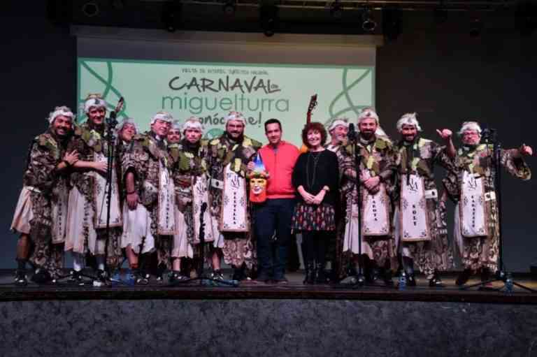El  «PreCarnaval Churriego» con la chirigota gaditana «La Misión. El evangelio según Santander» ha sido un éxito total en Miguelturra